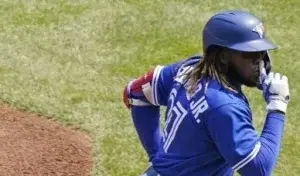 Mazara y Vlad Jr. batean el primer jonrón; Ramírez, 2 hits