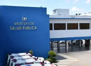 Salud Pública clausura un colmado en Los Guaricanos por vender productos vencidos y adulterados