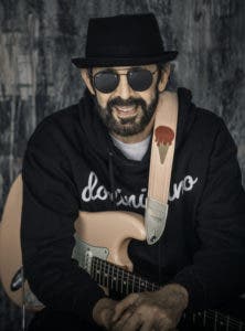 Juan Luis Guerra estrena Cantando bachata versión rock