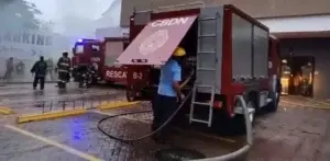 Incendio afecta las instalaciones de Plaza Naco