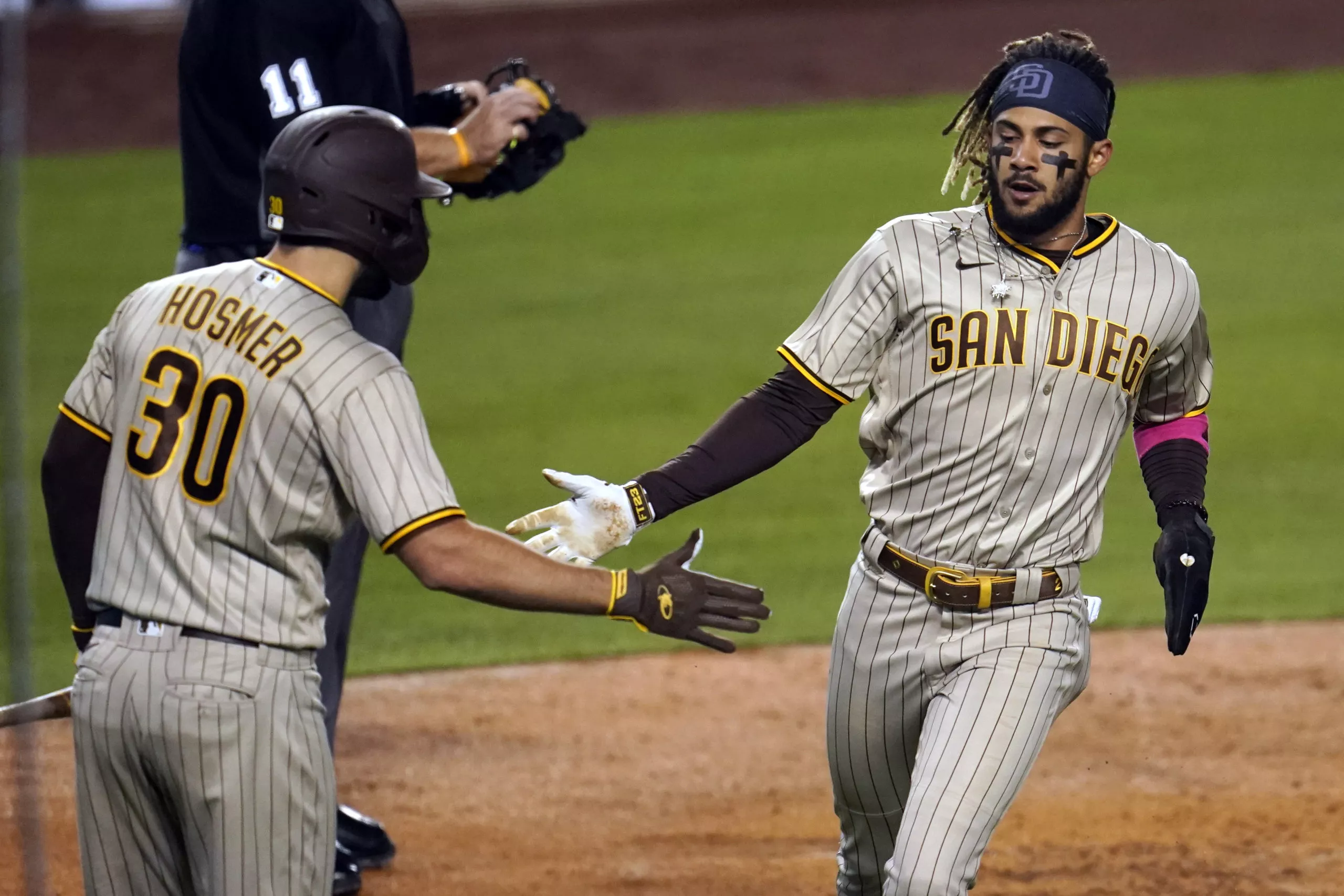 Fernando Tatis Jr., pega dos jonrones