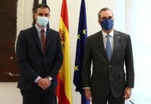 Abinader se reúne con el presidente español; hablan de vacunación y relaciones bilaterales