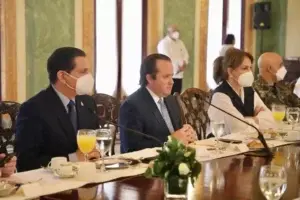 Gobierno declara bebidas alcohólicas adulteradas como tema de seguridad nacional