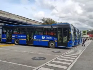 Radhamés González busca experiencia del transporte de Colombia para aplicarlo en OMSA