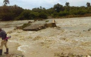 Lluvias continuarán debido a una vaguada