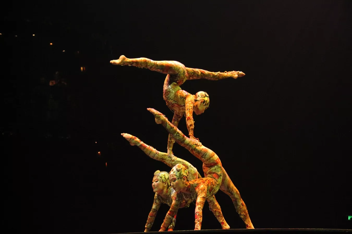 kooza-circo-del-sol-cirque-du-soleil-en-sevilla-andalunet-07