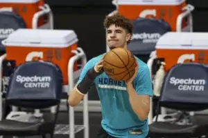 LaMelo Ball a punto de regresar a la acción para los Hornets