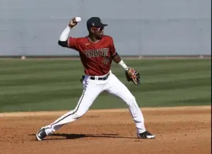 Geraldo Perdomo el primero en debutar esta temporada en MLB