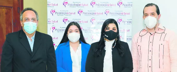 Víctor Duval, Ada Duval, Michelle Santana y Michael Duval.