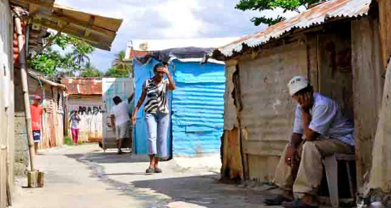 Más de 200 mil dominicanos salieron de la pobreza en el 2022, según informe