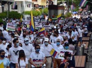 Marcha pacífica de grupos colombianos