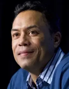 Roberto Alomar renuncia a la junta Salón de la Fama