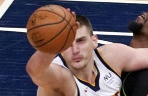 Jokic se mete de lleno en la pelea  por el JMV