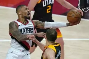 Lillard y McCollum dan a Trail Blazers quinta victoria consecutiva