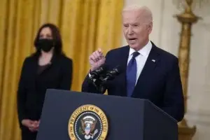 Biden se compromete a investigar el origen del coronavirus en 90 días