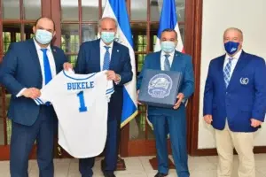 Licey invita al presidente Bukele a hacer lanzamiento de honor