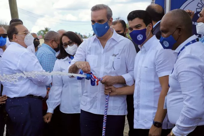 Abinader inaugura en Hato Mayor sistema de agua potable