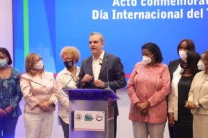 Gobierno estudia aumentar pensiones de antiguos trabajadores del IDSS