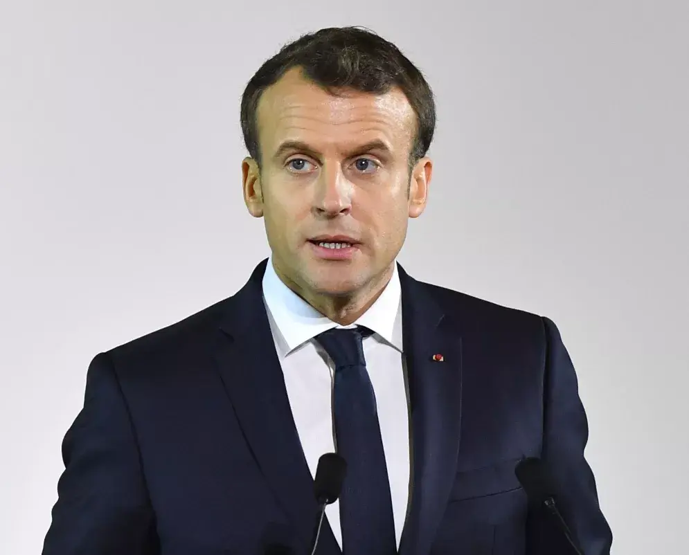 Macron inicia los contactos para formar un nuevo Gobierno en Francia