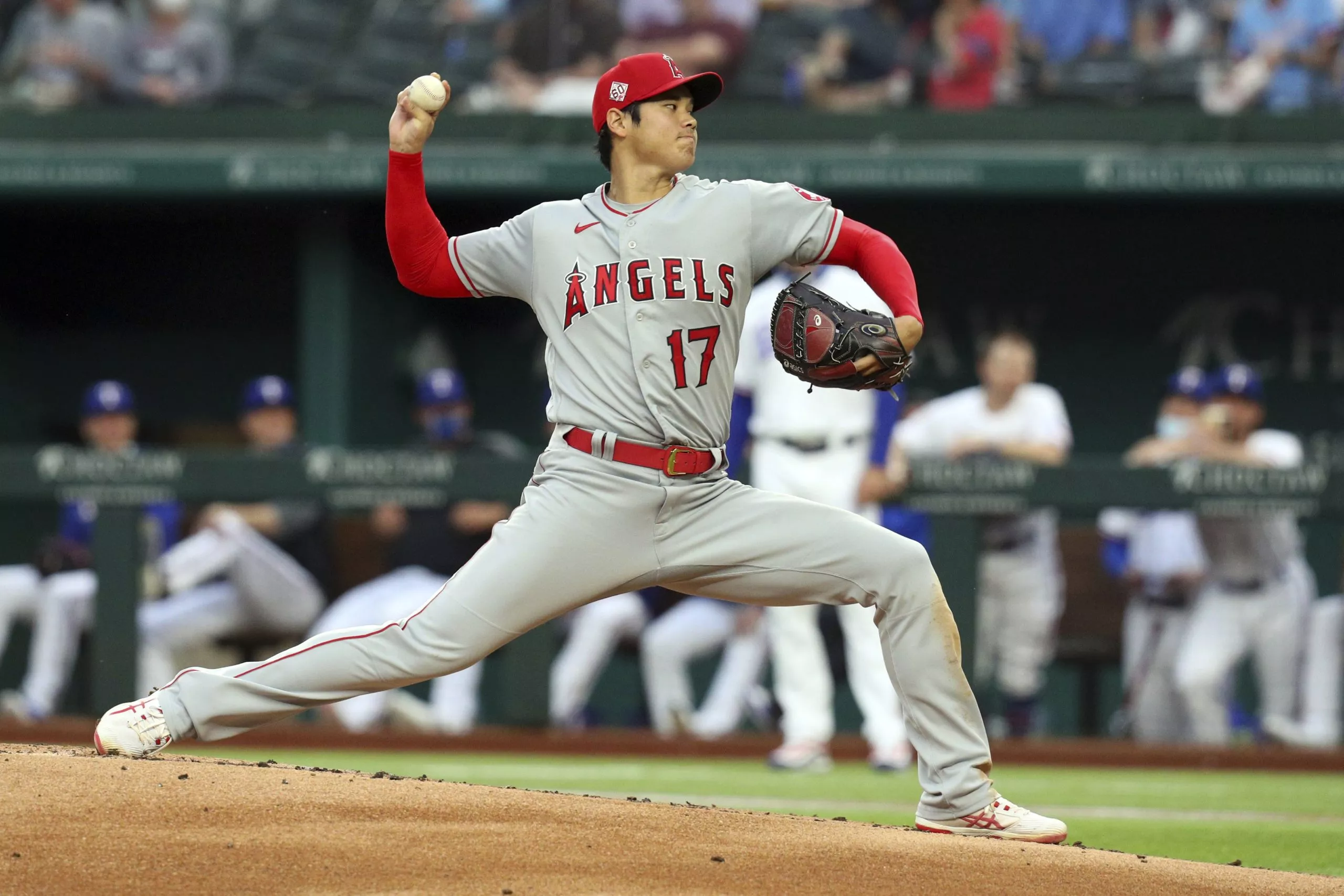 Shohei Ohtani sigue haciendo historia lanzando y bateando