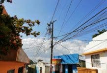 Residentes en calle de Katanga denuncian tienen una semana sin electricidad por avería