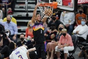 Phoenix Suns derrotan a los Lakers en el primer partido de Playoffs