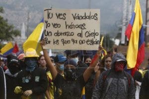 Las protestas en Colombia cumplen un mes enturbiadas por la violencia