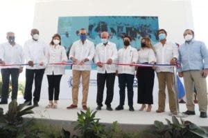 Presidente Abinader inaugura rehabilitación Puerto de Barahona 