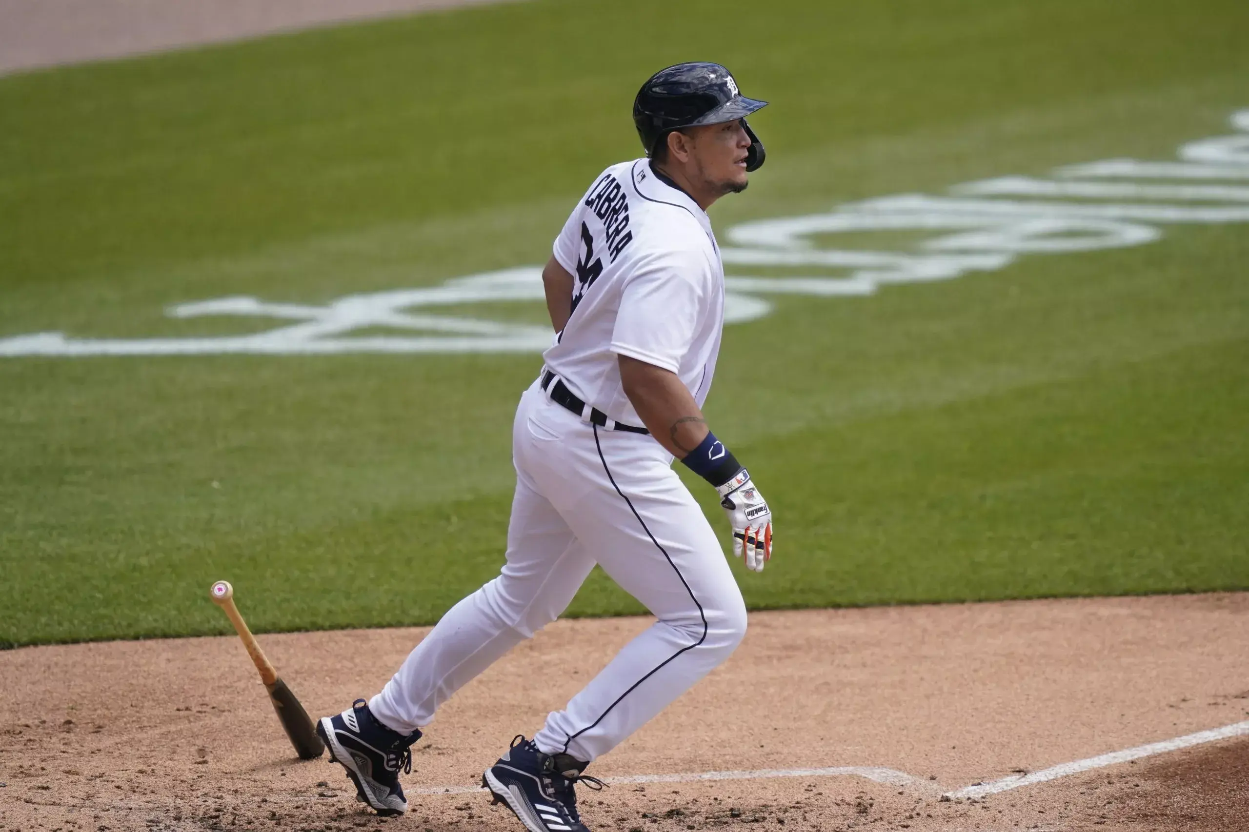 Miguel Cabrera nuevo rey venezolano del hit en las mayores