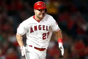 Mike Trout estará fuera de 6 a 8 semanas debido a una distensión en la pantorrilla