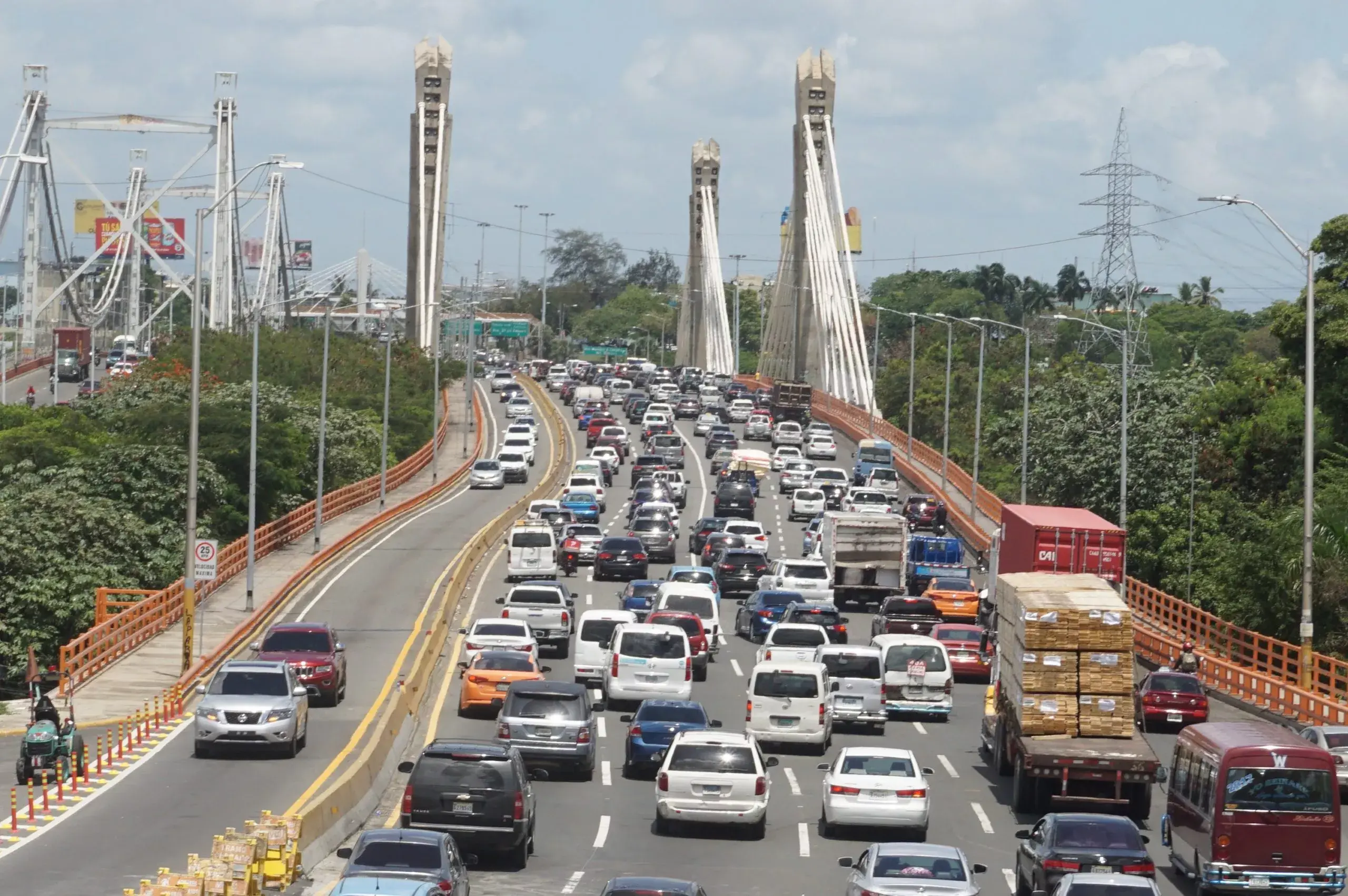 Obras Públicas cierra desde hoy pasos a desnivel y puentes por mantenimiento