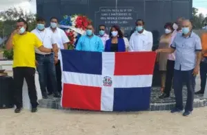 Sociedad Club Amantes del Progreso deposita ofrenda floral por 50 aniversario