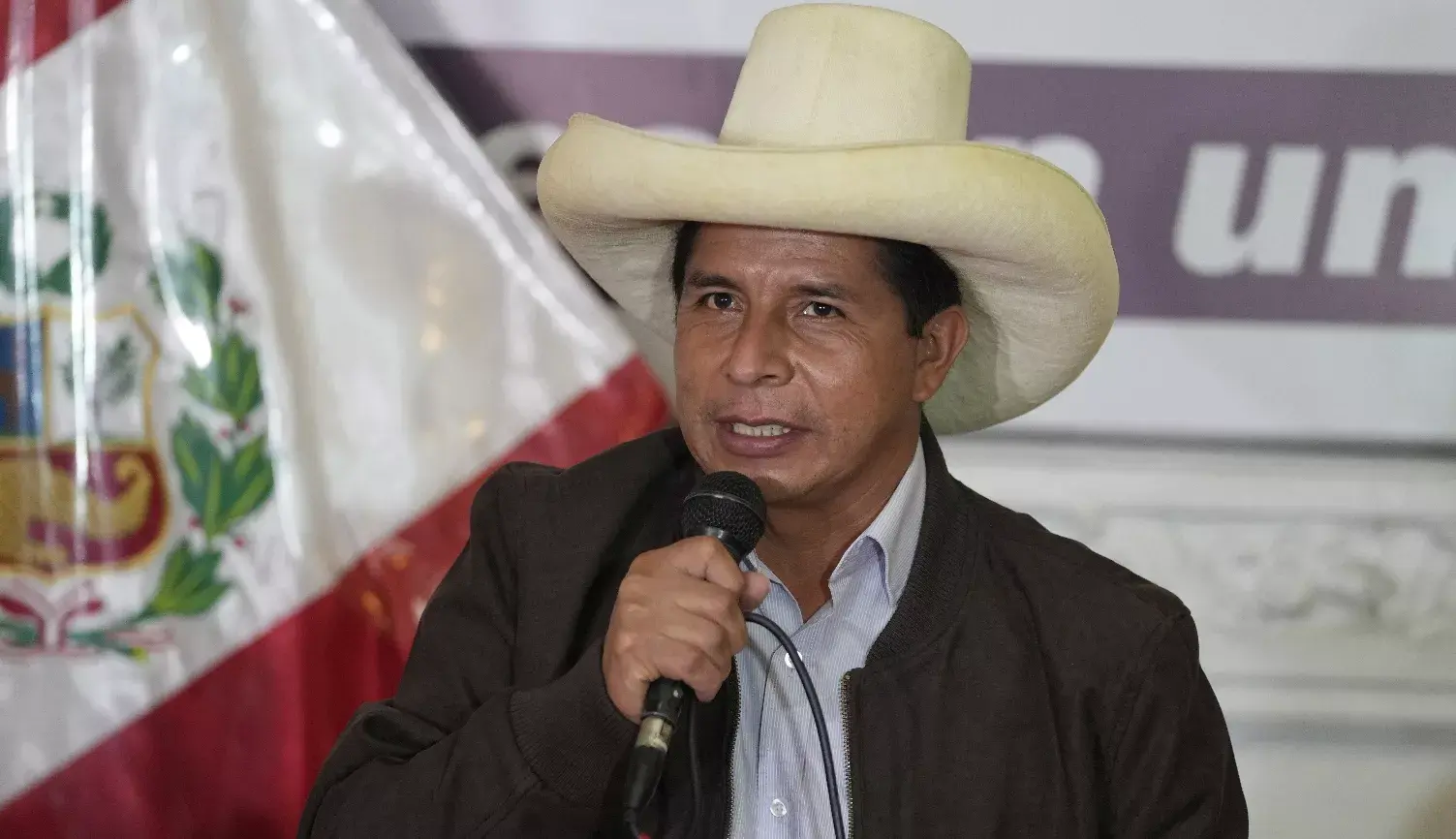 Presidente de Perú declara ante la Fiscalía por presunto plagio de su tesis