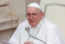 El papa se confunde y atribuye a Merkel una cita de Putin sobre Afganistán