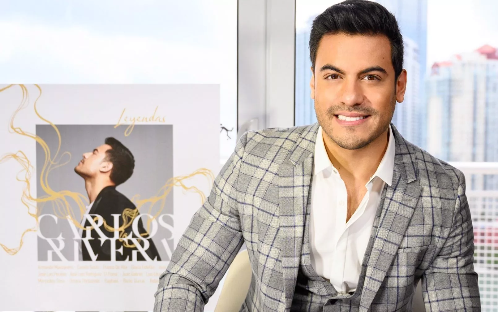 Carlos Rivera defiende el romanticismo en un nuevo álbum musical