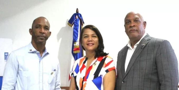 Pedro Pablo Acevedo, Cristina Amiama y Osvaldo Canario.