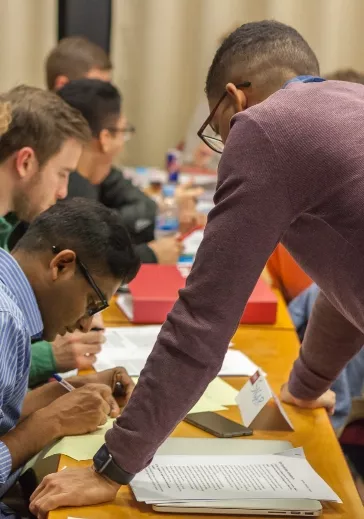 Escuela extiende el plazo aplicación  becas