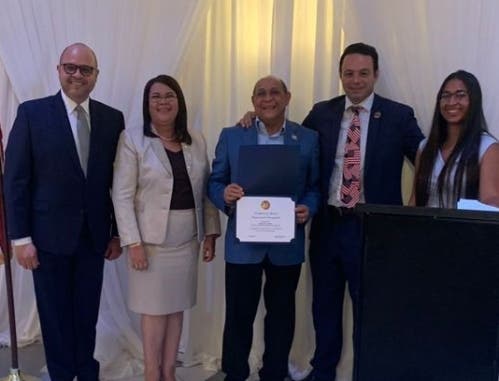 Rafael Santos Badía recibe dos reconocimientos en New Jersey