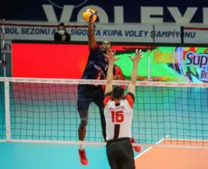 Talento de Henry Tapia le  lleva a brillar voleibol europeo