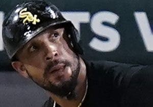 José Abreu y Brandon Woodruff, los Mejores de la Semana