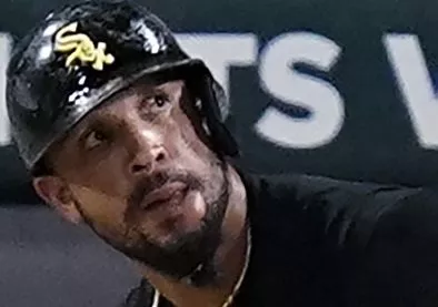 José Abreu y Brandon Woodruff, los Mejores de la Semana