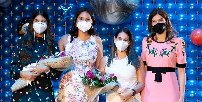 Las presentaciones fueron preparadas por sus maestras. Las presentaciones fueron preparadas por sus maestras.