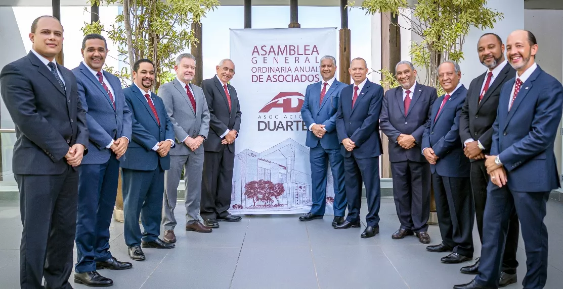 Miembros del consejos de dirección de la entidad bancaria.