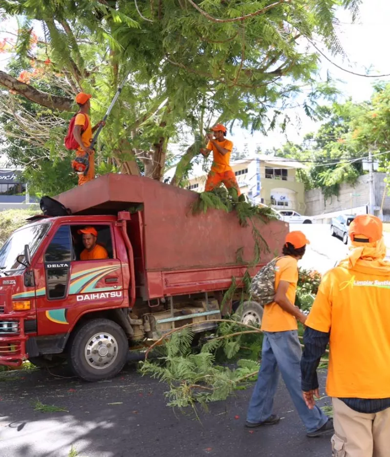 Cuatro huracanes podrían impactar RD