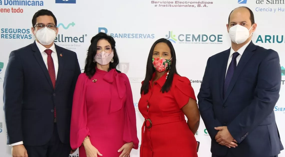 Eladio Pérez, Amelia Reyes Mora, Jacqueline Mora y Alejandro Cambiaso.