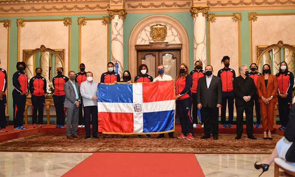 Presidente Abinader recibe a Las Reinas del Caribe esta noche