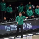 Brad Stevens, de Boston, gana el premio al Ejecutivo del Año de la NBA