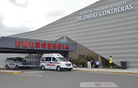 Joven denuncia le niegan entrada a hospital por no presentar tarjeta de vacuna Covid-19