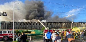 Fábrica de colchones La Reina reinicia operaciones tras incendio