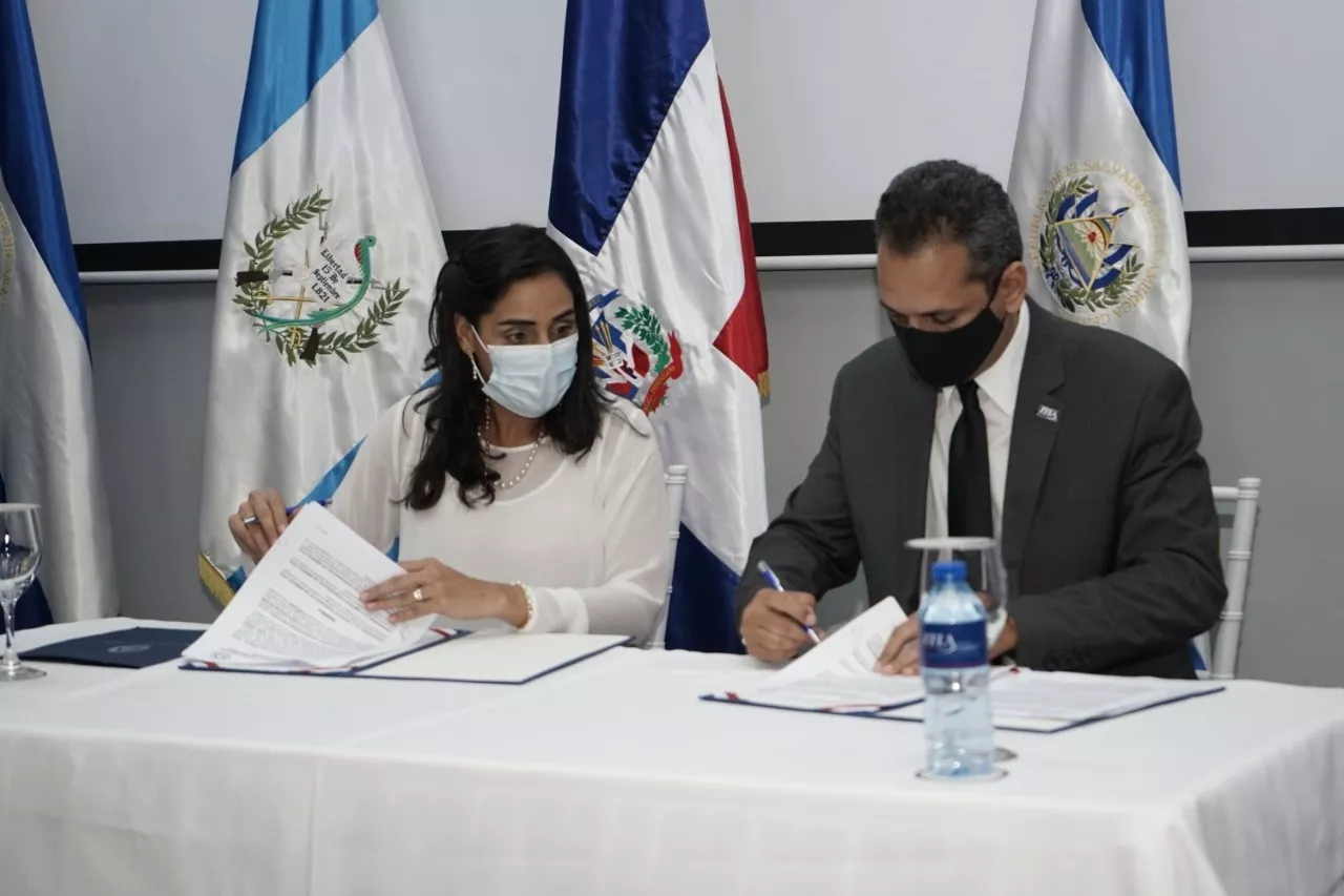 ITLA y Parlamento Centroamericano firman convenio de cooperación tecnológica